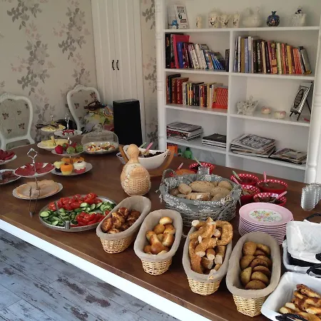 Point Last Bed & Breakfast 2*